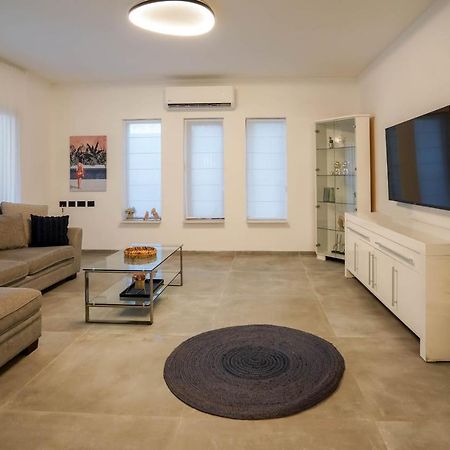 וילה רוני בריכה מחוממת Villa Roni Heated Pool Eilat Exterior foto
